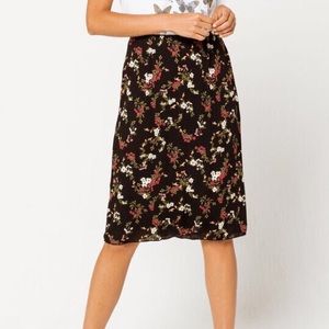 Tilly’s Ditsy Floral Midi Skirt
